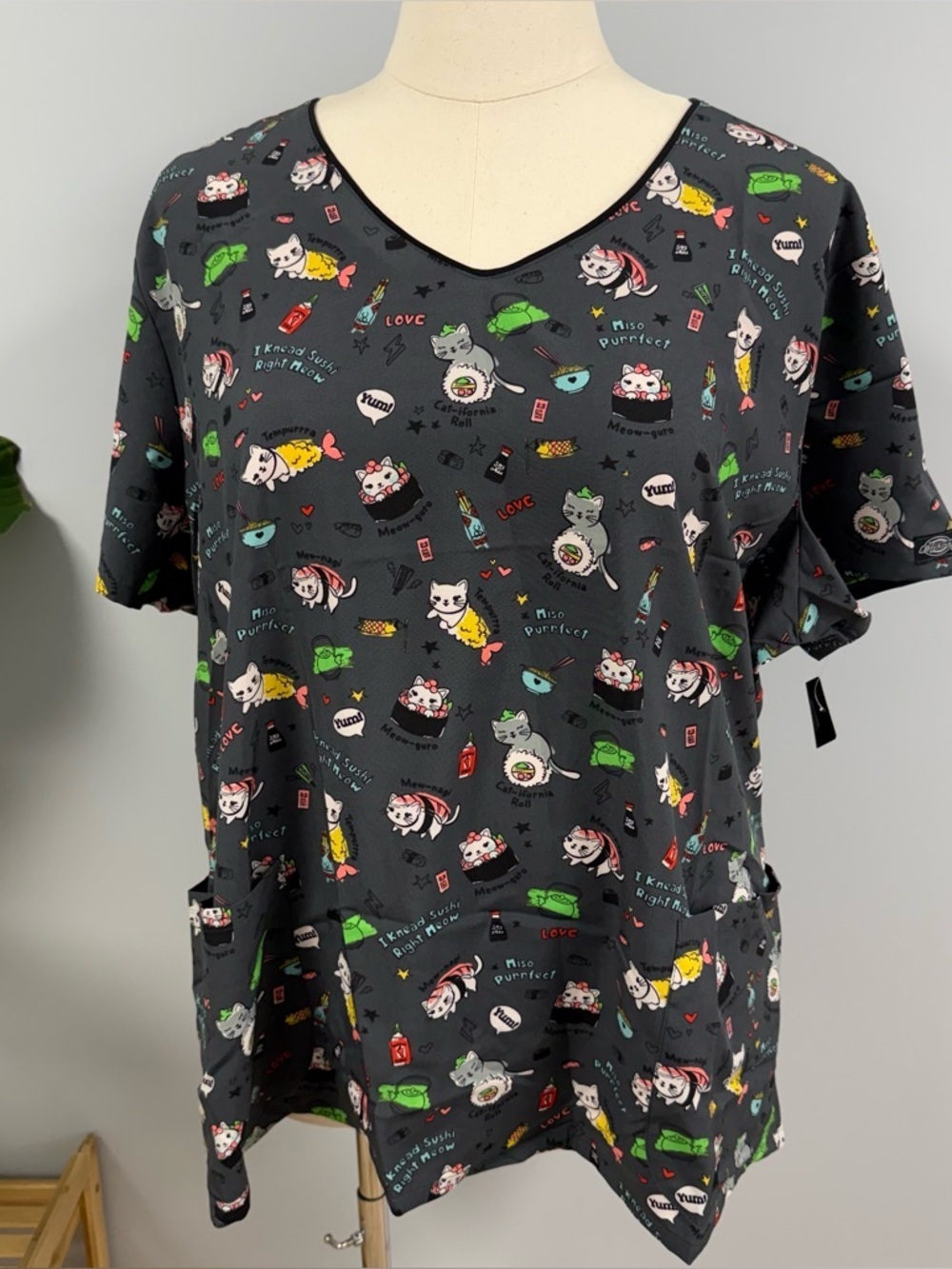 NWT Dickies Scrub Top 3X Sushi Cats Gray Scrubs RN Uniform Kawaii Cat Pets Nurse